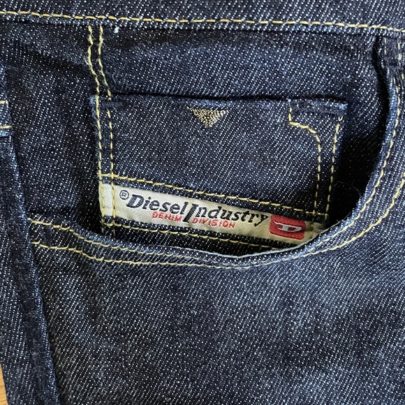 Diesel Livy Low Rise Straight Leg Dark Wash With Stretch 2009/2010 size 26 - Picture 4 of 10
